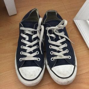 NAVY BLUE CONVERSE